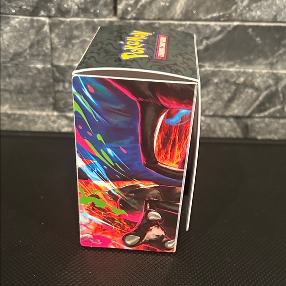 Pokemon Charizard Trading Card Storage Box with Velcro fastener - Picture 2 of 9